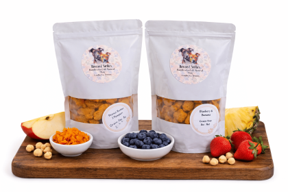 Roscoe & Stella's Premium Grain-Free Handcrafted Dog Treats - Blueberry & Strawberry